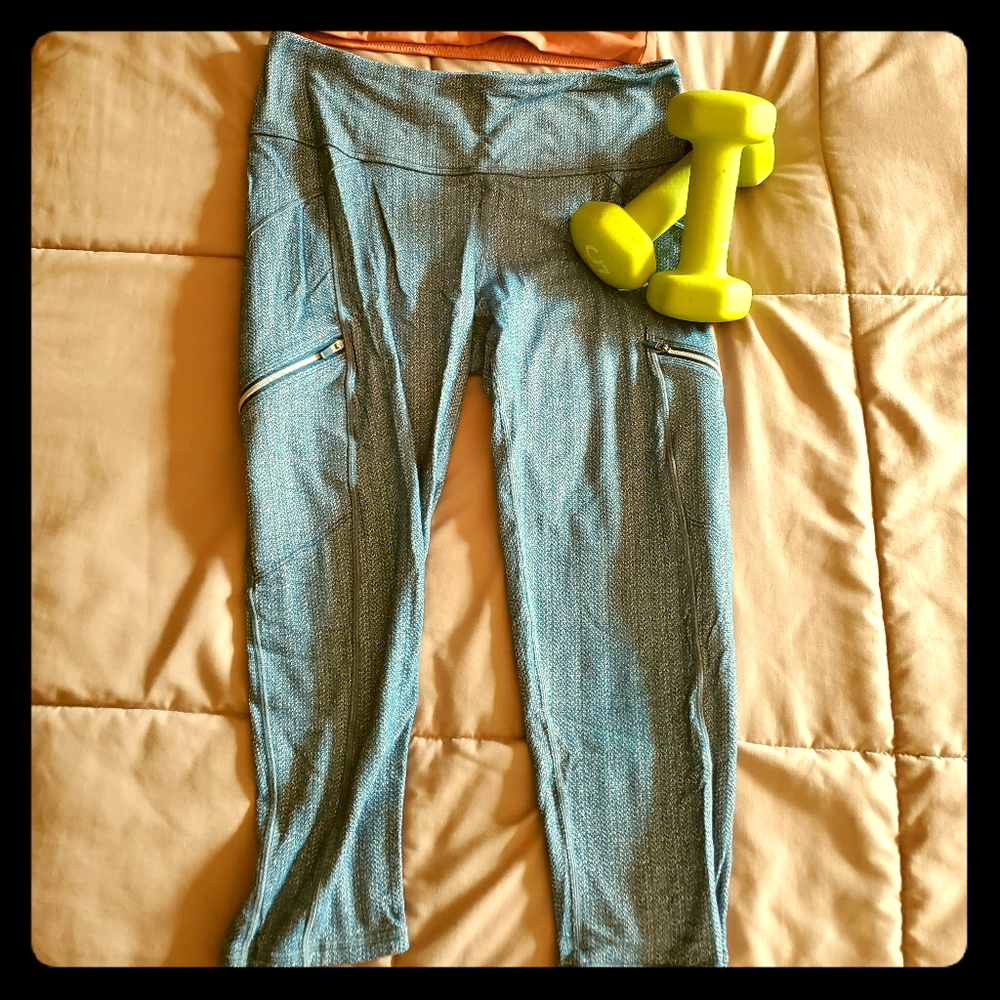 Blue capri Athleta leggings